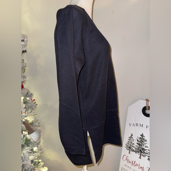 Maggie Lawrence Black Long Sleeve split side waffle knit type top. EUC size S - Picture 3 of 11